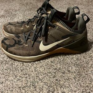 Nike metcon camo 11.5